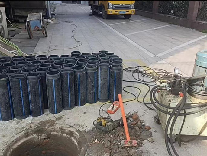 裕安PE置换管厂家 DN315置换管 非开挖管短管置换